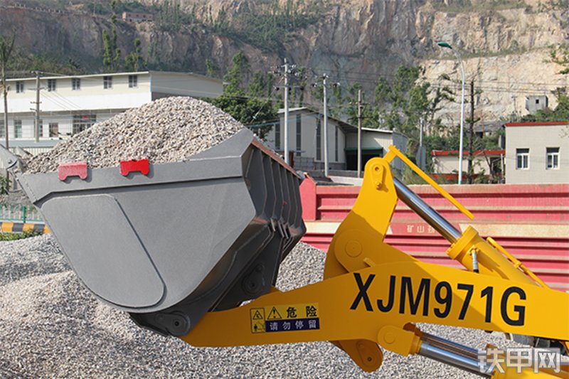 厦金机械XJM971G装载机整机外观