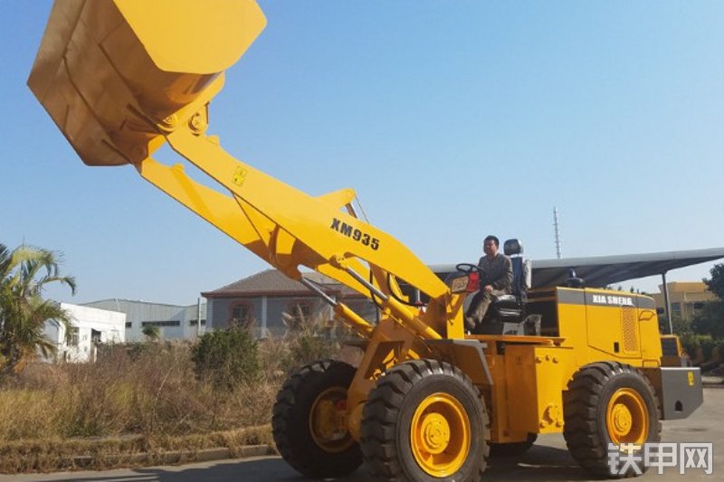 厦金机械XM935L装载机整机外观