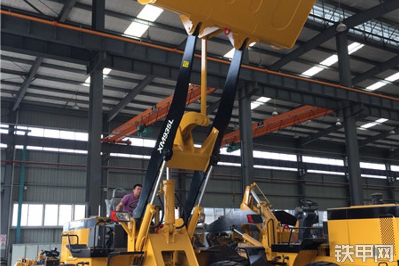 厦金机械XM935L装载机整机外观