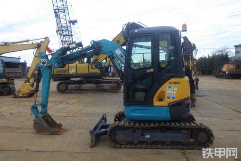 久保田RX-306挖掘机整机外观