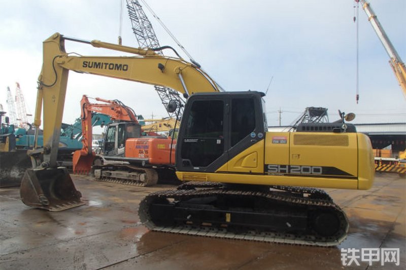 住友SH200A6挖掘机整机外观