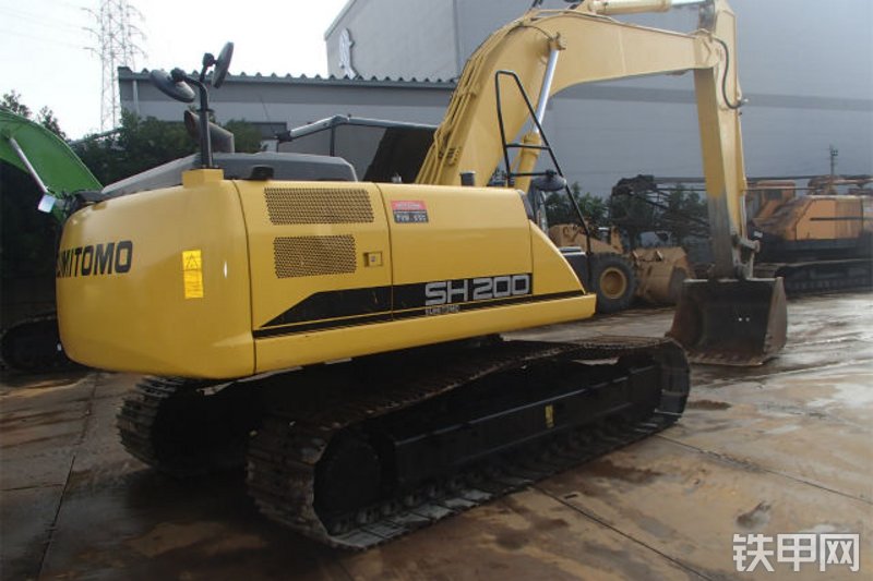 住友SH200A6挖掘机整机外观