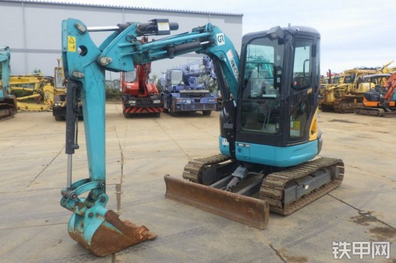 久保田RX-406挖掘机整机外观