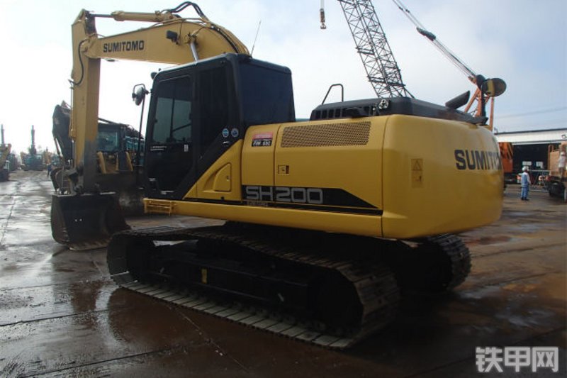 住友SH200A6挖掘机整机外观