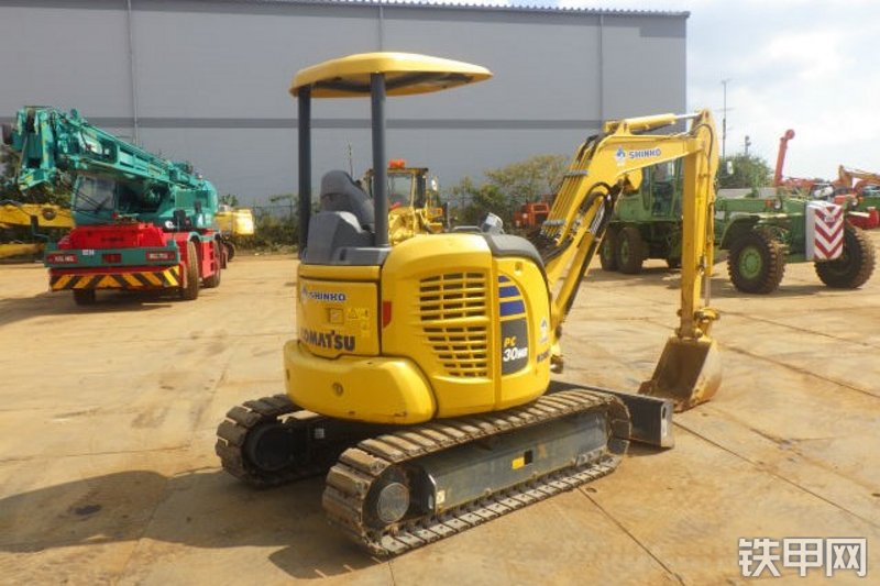 小松PC30MR-5挖掘机整机外观