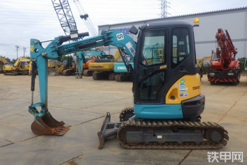 久保田RX-406挖掘机整机外观