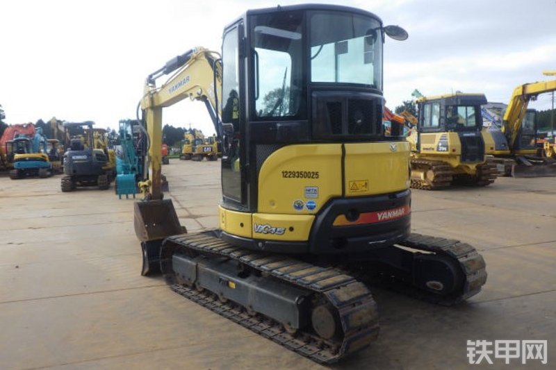 洋马VIO45-6挖掘机整机外观