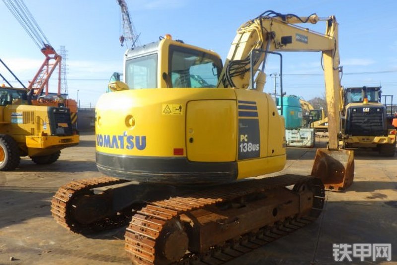 小松PC138US-8挖掘机整机外观