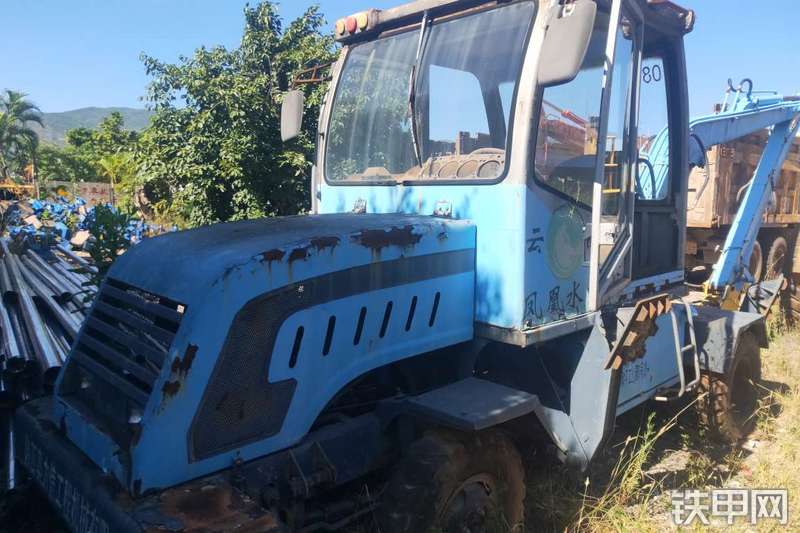 欣安远7038DJ-3挖掘机整机外观