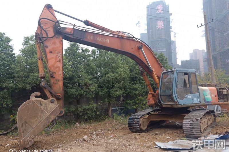 日立EX300-3C挖掘机整机外观