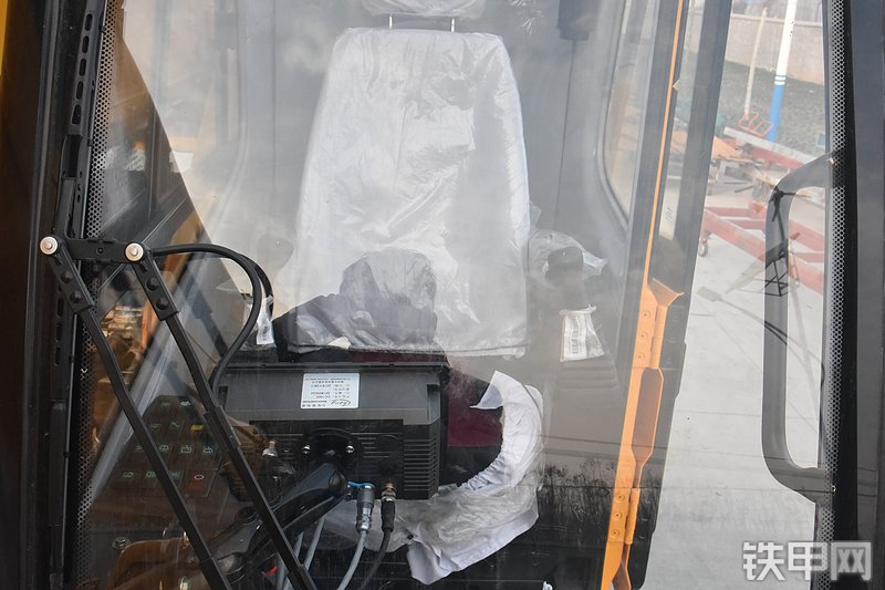 森源重工森源重工25吨东风底盘起重机起重机局部