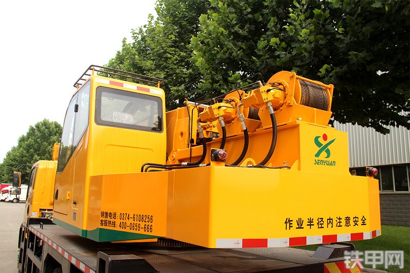 森源重工森源重工8吨东风底盘起重机起重机局部