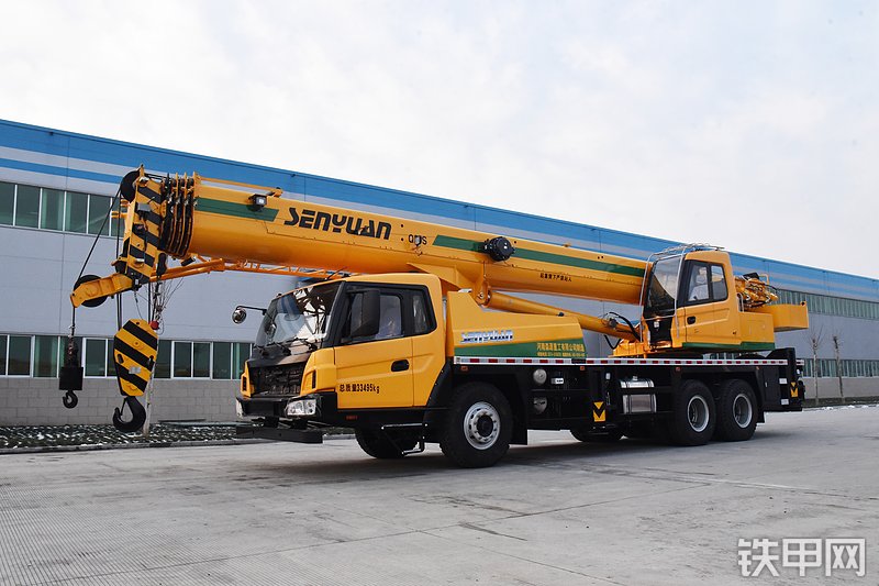 森源重工森源重工25吨东风底盘起重机起重机整机外观