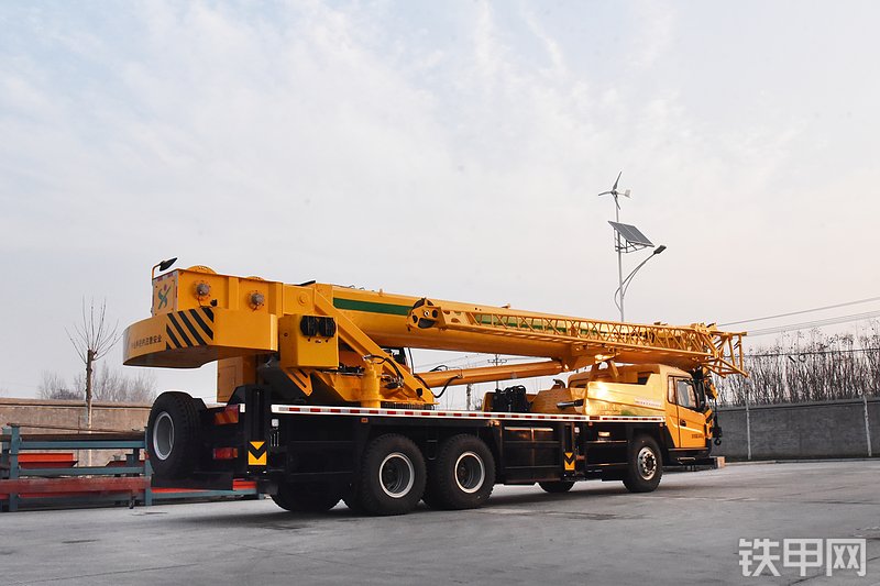 森源重工森源重工25吨东风底盘起重机起重机整机外观