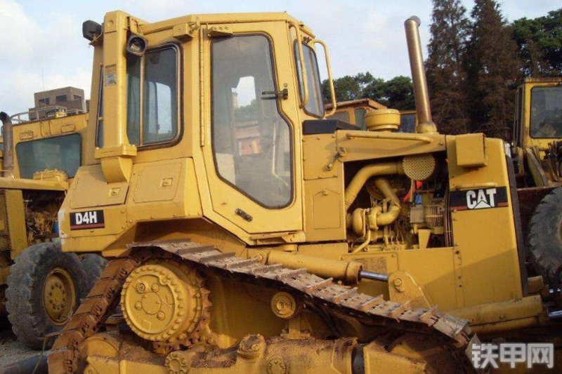 卡特彼勒D4H推土机整机外观