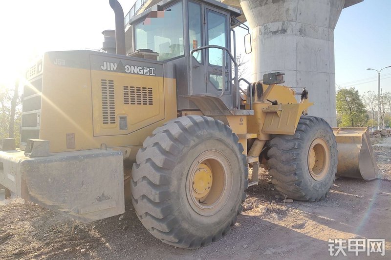 晋工JGM755-IIIL装载机整机外观