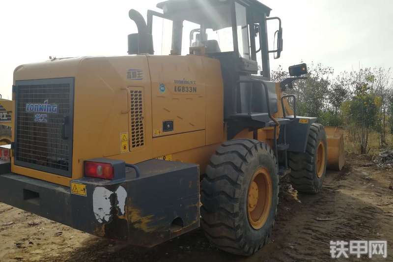 龙工CDM833NG装载机整机外观