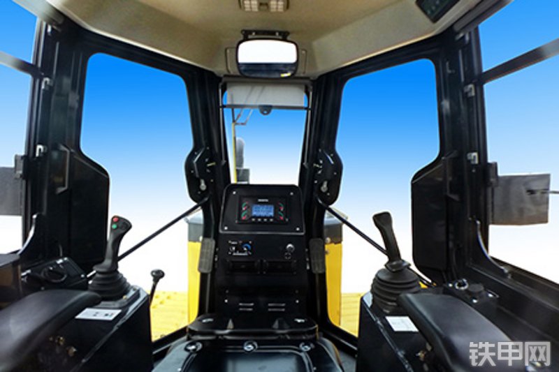 山推DH26C2 LGP推土机局部