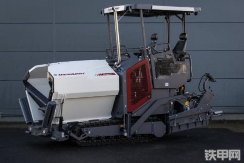 戴纳派克SD1800C沥青摊铺机整机外观