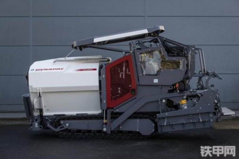 戴纳派克SD1800C沥青摊铺机整机外观