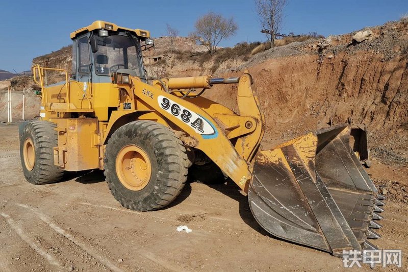 宇通968A装载机整机外观