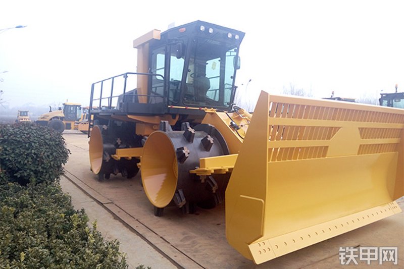 山推SR26MR-3压路机整机外观