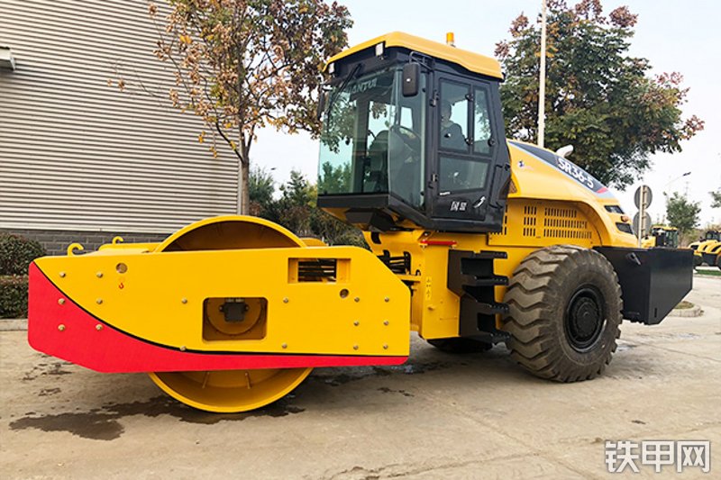 山推SR36-5压路机整机外观