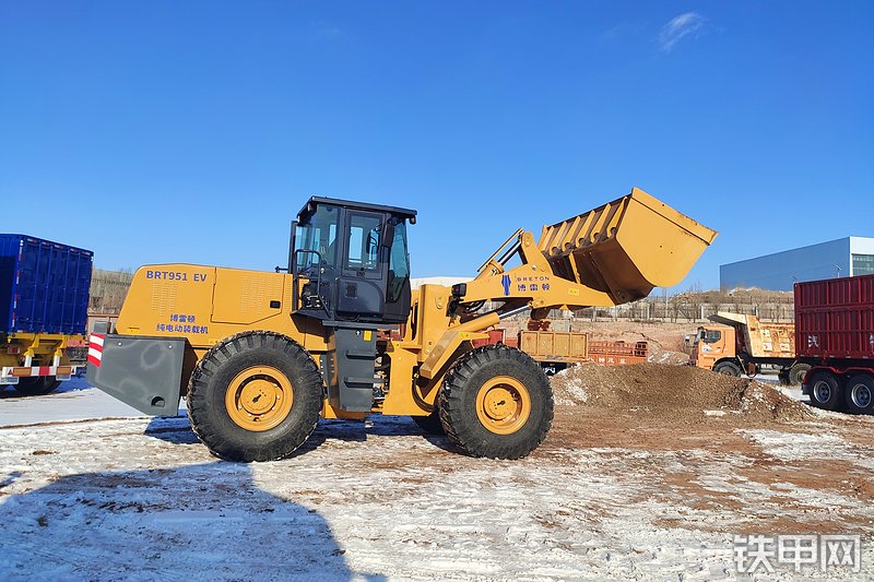 博雷顿BRT951EV装载机整机外观