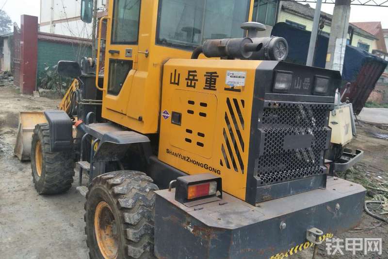 华岳重工ZL-930装载机整机外观