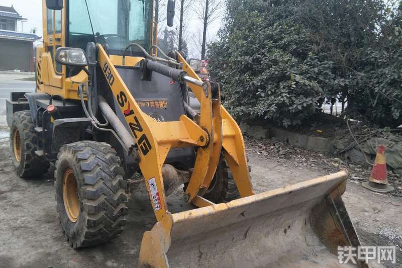 华岳重工ZL-930装载机整机外观