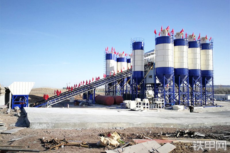 山推SjHZS180R混凝土搅拌站整机外观