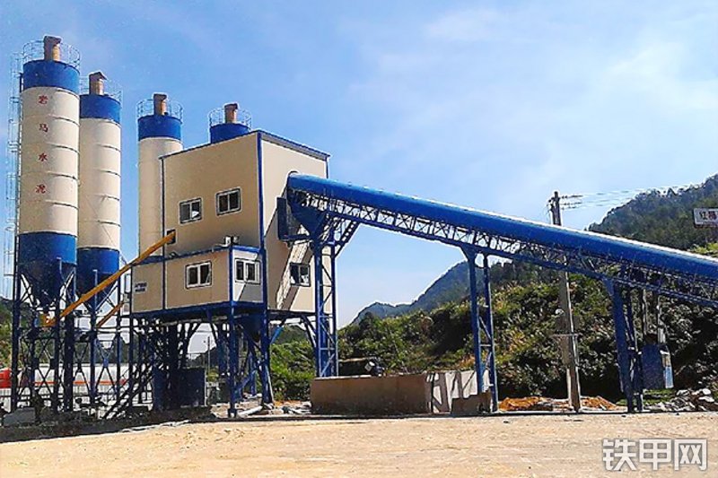 山推SjHZS270S混凝土搅拌站整机外观