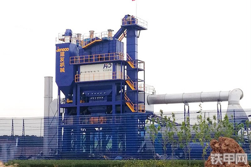 山推SjLBZ320B沥青搅拌站整机外观