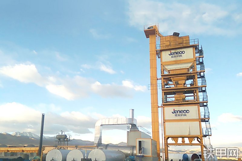 山推SjLBZ240B沥青搅拌站整机外观