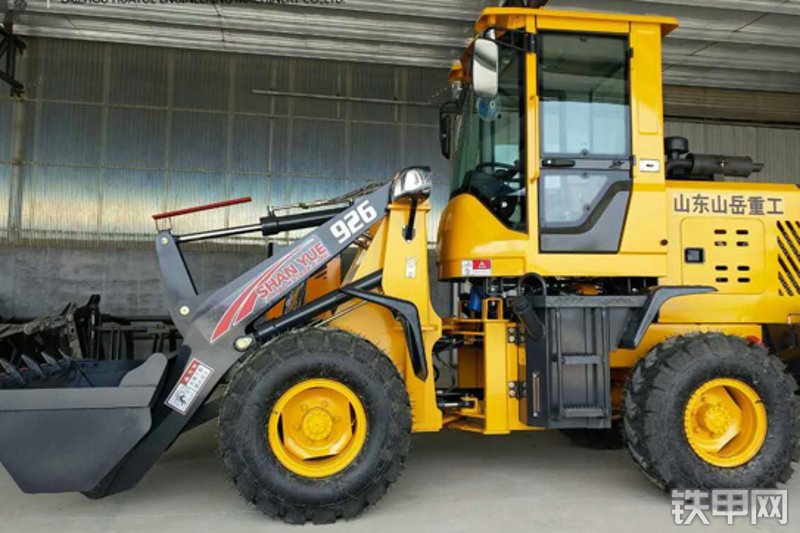 华岳重工ZL-926装载机整机外观