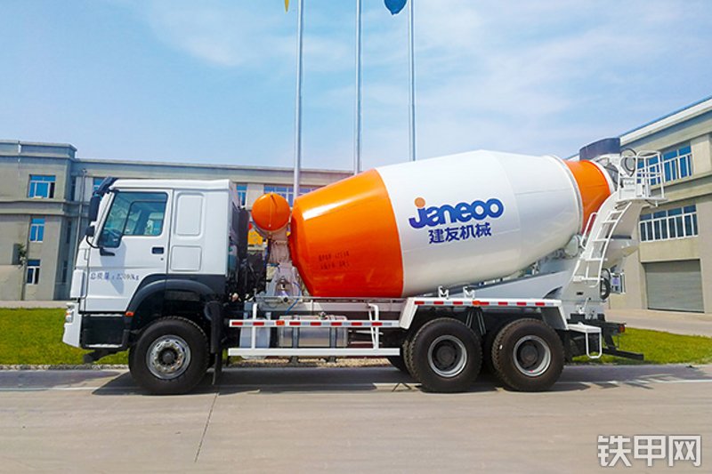 山推SDX5318GJBE1搅拌运输车整机外观