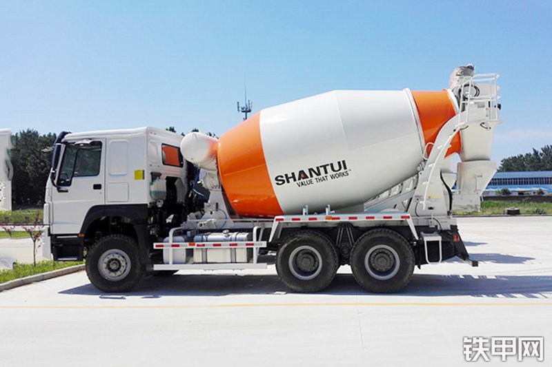 山推SDX5259GJBE1搅拌运输车整机外观