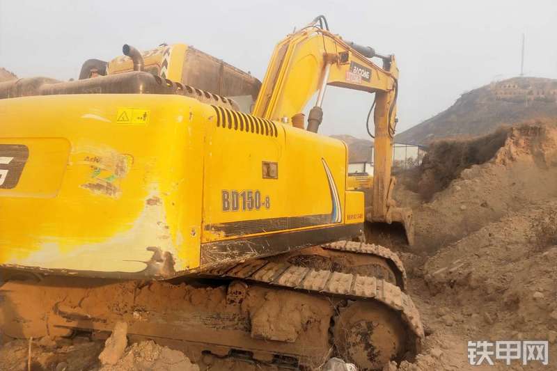 宝鼎机械BD150-8挖掘机整机外观
