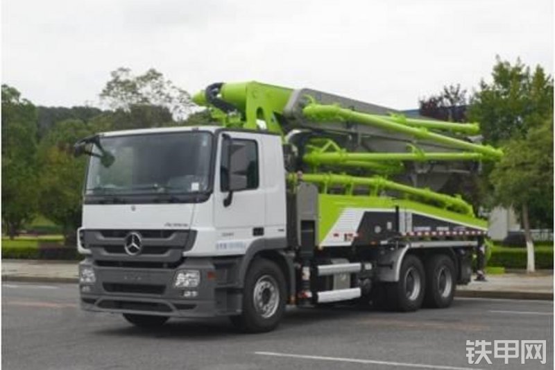 中联重科ZLJ5300THBBE泵车整机外观