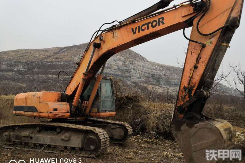 威克特V333挖掘机整机外观