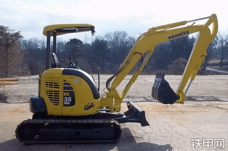 小松PC35MR-5挖掘机整机外观