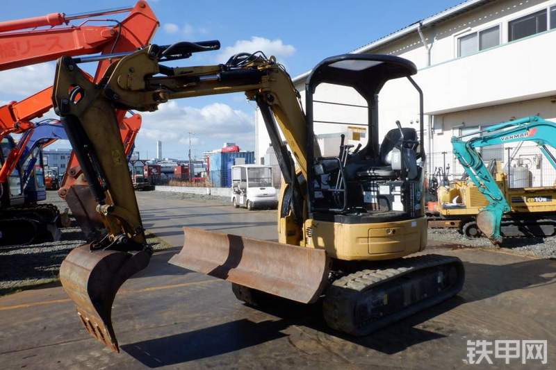 卡特彼勒303C SR挖掘机整机外观