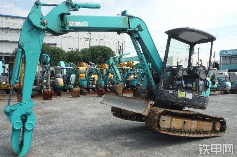 神钢sk50ur5履带式挖掘机