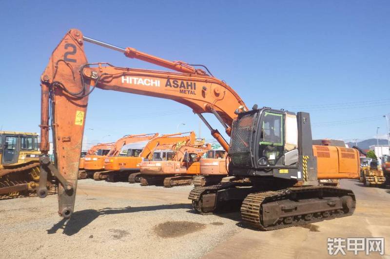 日立ZX330LC-5B挖掘机整机外观