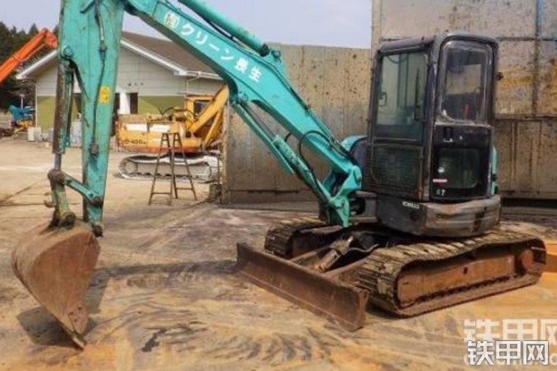 神钢sk50sr5履带式挖掘机