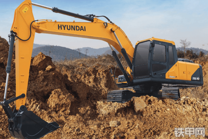现代R215VS挖掘机整机外观