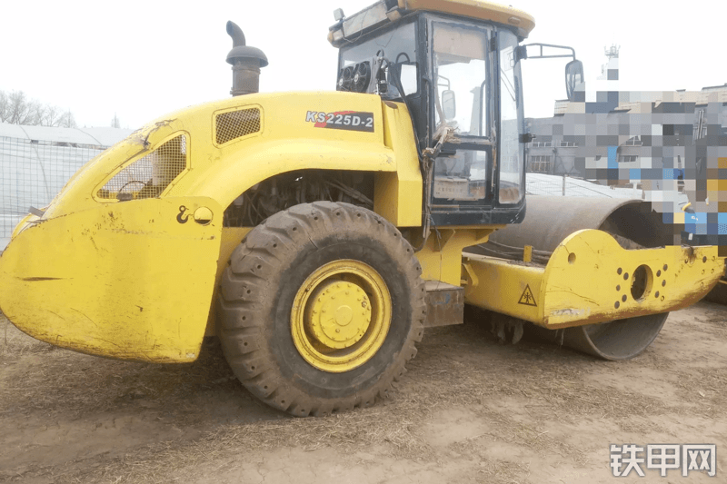 科泰重工KS220S压路机整机外观