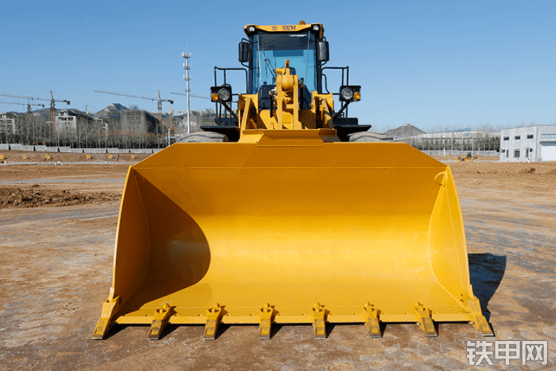 山工SEM676D装载机整机外观