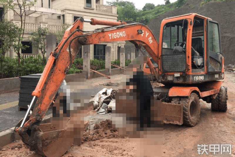 富亿W80挖掘机整机外观