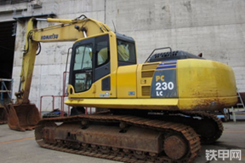 小松PC230LC挖掘机整机外观